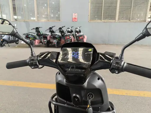 Фото №5 - Скутер акумуляторний GTM N-MAX 2500, 72В, 2500Вт, Швидкість - 60км/год