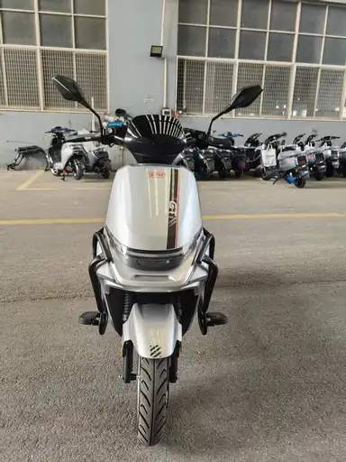 Фото №4 - Скутер акумуляторний GTM N-MAX 2500, 72В, 2500Вт, Швидкість - 60км/год
